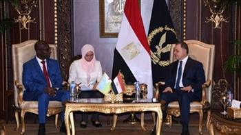   وزير الداخلية يبحث مع نظيره الجيبوتي أوجه التعاون الأمني بين البلدين