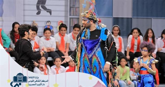 د.جمال ياقوت في ضيافة نادي فنون الأوبرا غدا وعرض فيلم  لمقتطفات مسرحية من إخراجه
