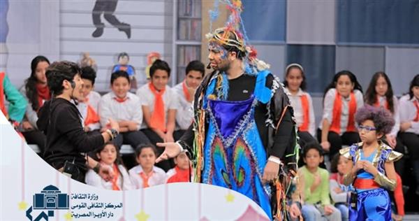 د.جمال ياقوت في ضيافة نادي فنون الأوبرا غدا وعرض فيلم  لمقتطفات مسرحية من إخراجه