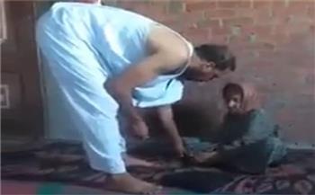   كشف حقيقة فيديو يظهر خلاله أحد الأشخاص يعتدى على والدته المسنة بالضرب بالشرقية