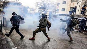   الاحتلال الإسرائيلي يقتحم بلدتين بالقدس.. ومُستوطنون يعتدون على طفل بالخليل