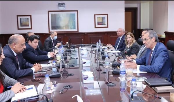 وزيرا الاتصالات وتكنولوجيا المعلومات وقطاع الأعمال العام يبحثان تعزيز التعاون فى التحول الرقمي
