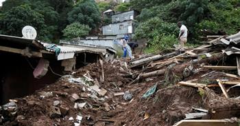   تدمير 110 منازل جراء عاصفة شديدة في جنوب إفريقيا
