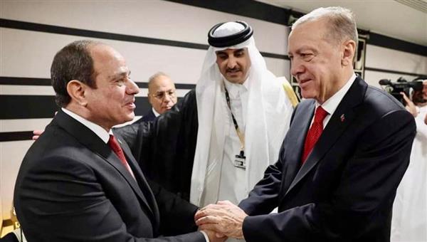 رئاسة الجمهورية : مصافحة الرئيس السيسي مع أردوغان بداية لتطوير العلاقات الثنائية