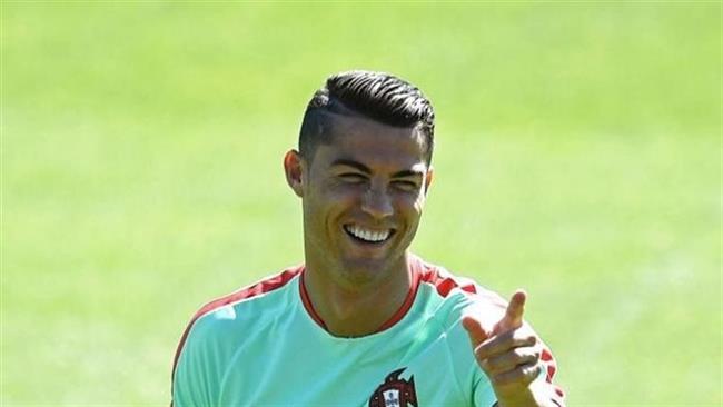 بـ"ضحك هيستيري".. هكذا يستعد رونالدو لمواجهة غانا بكأس العالم 