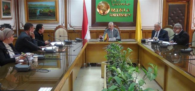 رئيس جامعة المنيا: 3 مليون جنيها دعماً لطلاب من الصندوق المركزي للتكافل 