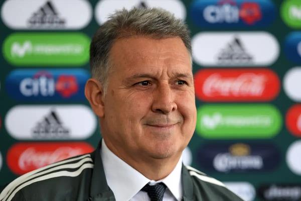 مدرب المكسيك: المباراة كانت متكافئة.. وهزيمة الأرجنتين تشير إلى إمكانية حدوث مفاجآت