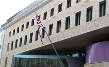   بريطانيا تجدد تأكيد عدم نقل سفارتها من تل أبيب إلى "القدس" والتزامها بحل الدولتين