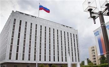   سفارة روسيا بواشنطن تنتقد سعى الاستخبارات الأمريكية لتجنيد مواطنين روس