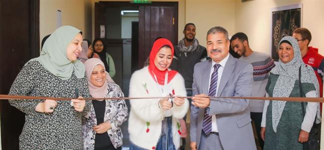 افتتاح معرض كراكيب ألوان بقصر ثقافة قنا 