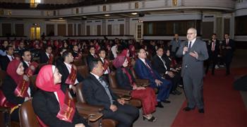 طلاب جامعة القاهرة يحتشدون من أجل الوطن