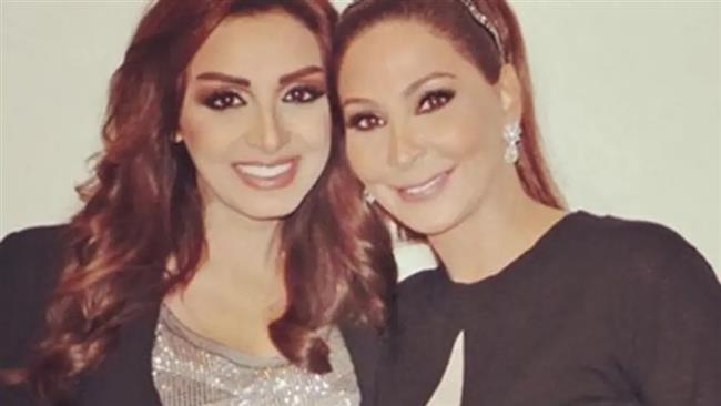 «هتعودي قريبًا لجمهورك».. إليسا تدعم أنغام بعد إجراءها عملية جراحية