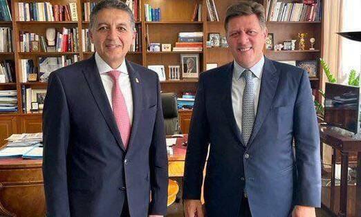 سفير مصر بأثينا يبحث مع وزير الهجرة اليوناني بدء تفعيل الاتفاق الموقع بين البلدين مؤخرا بشأن العمالة المصرية