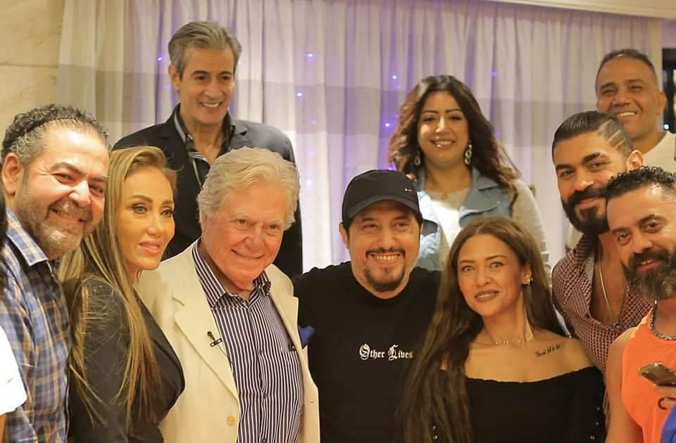 أسرة «عودة البارون» تحتفل بالمخرج سامر خضر