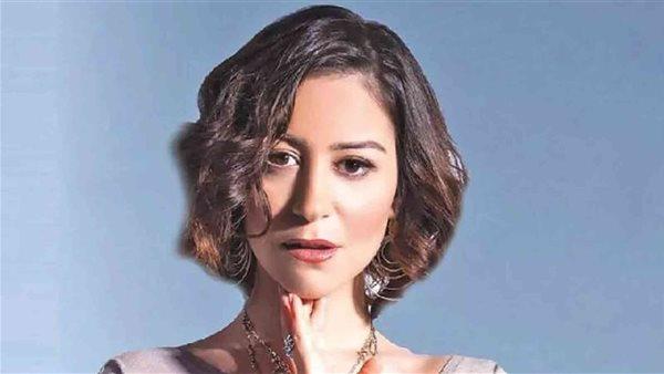 منة شلبي تصل محكمة مصر الجديدة وبحوزتها 12 كيسًا لمخدر الماريجوانا