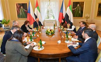   الرئيس التشيكي يبحث مع رئيس المجلس الاتحادي الإماراتي تعزيز علاقات التعاون