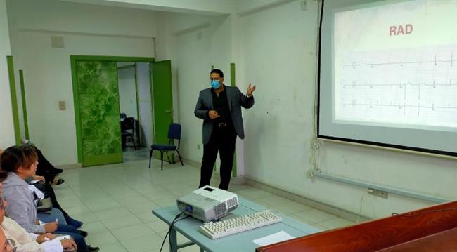 طب سوهاج تنظم دوره تدريبية عن أساسيات قراءة رسم القلب لمرضي الطوارئ