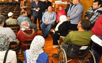 محافظ أسيوط يواصل لقاءاته الدورية مع ذوي الهمم للتعرف على طلباتهم 