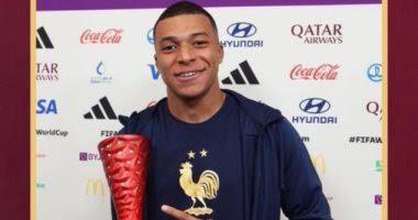 مبابي يتوج بجائزة أفضل لاعب في مباراة فرنسا أمام الدانمارك بكأس العالم
