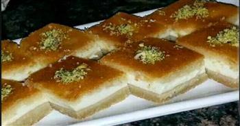 طريقة عمل بسبوسة بالقشطة بخطوات سريعة 
