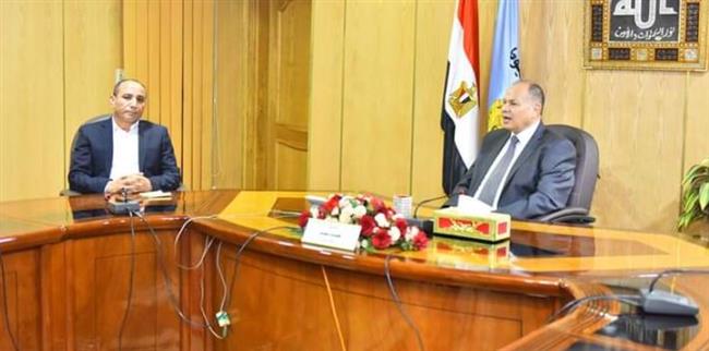 محافظ أسيوط يترأس اجتماع مناقشة الموقف التنفيذي لأعمال الرصف بمركز أبوتيج 