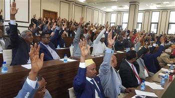 البرلمان الصومالي يؤجل اجتماعا لمناقشة الموازنة عقب هجوم لحركة الشباب