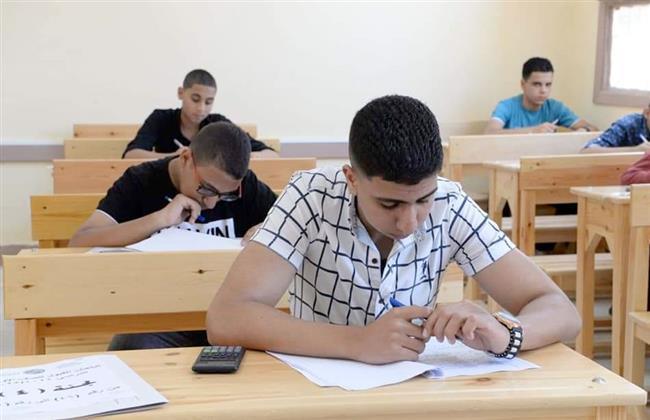 شكل اسئلة امتحانات الثانوية العامة الجديدة والدرجات.. إنجي أنور تكشف التفاصيل