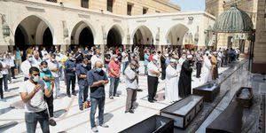 أين يقف الإمام في الصلاة على الجنازة؟ الإفتاء توضح