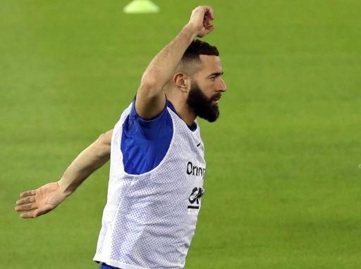 ريال مدريد يحذر بنزيما: العودة للمونديال جنون