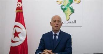   الرئيس التونسي يعود إلى بلاده بعد مشاركته في القمة العربية بالجزائر