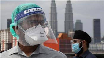 "الصحة الماليزية" تدعو للحفاظ على ارتداء الكمامة مع دخول موجة "كورونا" جديدة لماليزيا