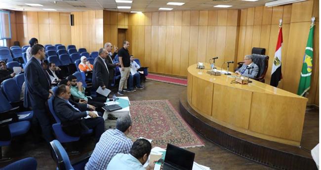 محافظ المنيا يوجه بسرعة إنجاز مشروعات "حياة كريمة " والعمل على فترتين
