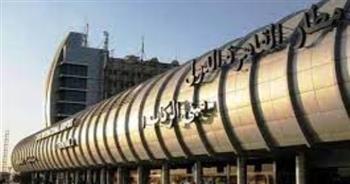   حبس راكب حاول تهريب أقراص مخدرة عبر مطار القاهرة