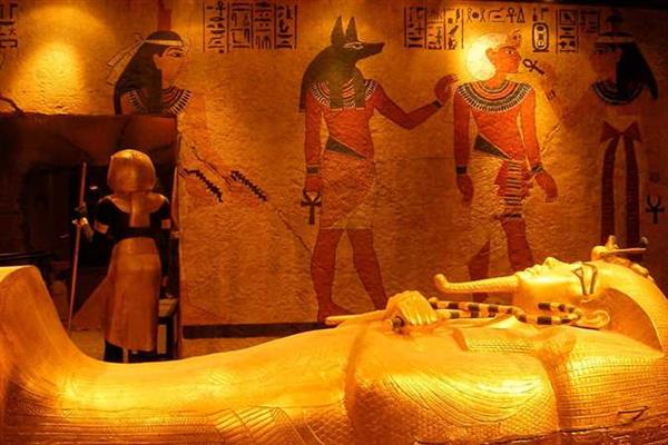 خبير آثار يرصد حكاية اكتشاف مقبرة توت عنخ أمون وشخصية المكتشف وحقيقة اللعنة