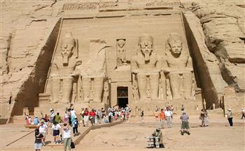   معبد أبوسمبل يستقبل 7 آلاف سائح من مختلف الجنسيات