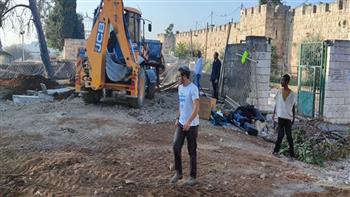   الاحتلال يشرع في تنفيذ أعمال حفر وتجريف في باحات الحرم الإبراهيمي واندلاع اشتباكات
