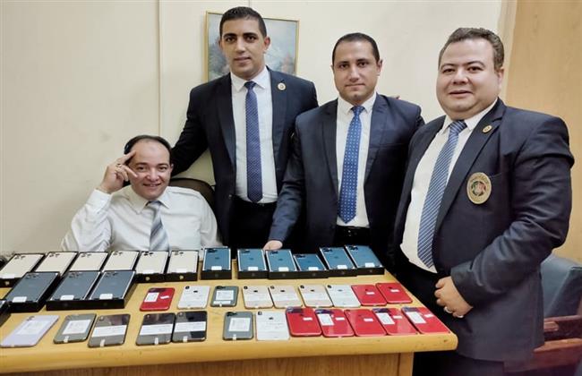 جمارك مطار القاهرة تضبط محاولة تهريب عدد من الهواتف المحمولة