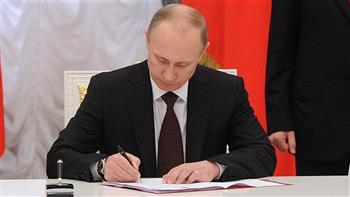   بوتين يوقع مرسومًا بانضمام السجناء المحكومين إلى القتال في أوكرانيا