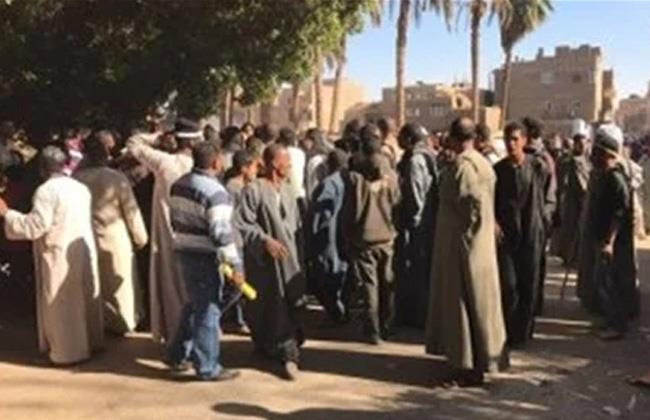 مصرع شخص وإصابة آخر في مشاجرة بالأسلحة النارية بين عائلتين بأسيوط