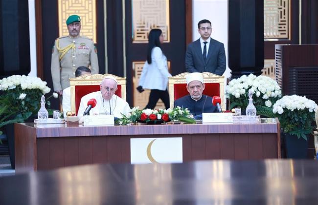 بابا الفاتيكان يدعو المؤمنين إلى تعزيز السلام عن طريق الحوار ونبذ الكراهية