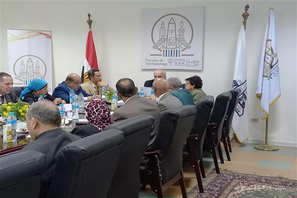 كلية الآثار بجامعة عين شمس تستضيف الاجتماع التاسع لقطاع لجنة الآثار بالمجلس الأعلى للجامعات