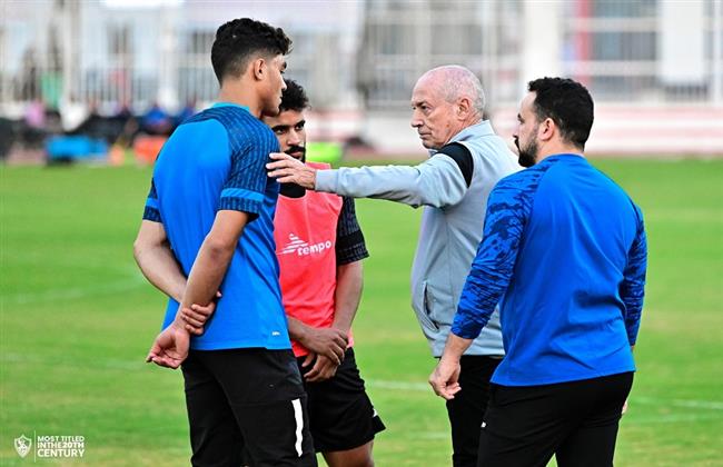 «فيريرا» يعقد جلسة خاصة مع لاعبي الزمالك