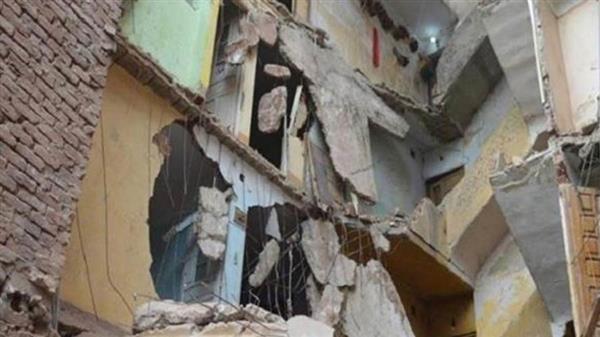 مصرع وإصابة ثلاثة أشخاص جراء إنهيار سقف عقار وسط الإسكندرية