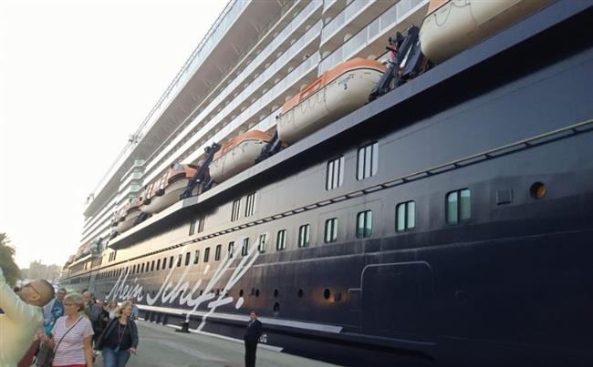  الإسكندرية تستقبل السفينة السياحية "Mein Schiff 5"