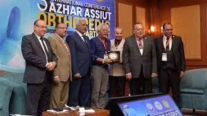 تكريم علماء 4 دول في مؤتمر العظام بطب أسيوط