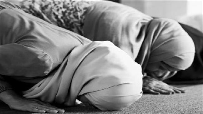 كيفية إمامة المرأة للنساء في الصلاة