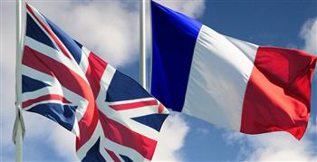  بريطانيا وفرنسا تتفقان على حل لأزمة المهاجرين عبر القنال الانجليزي