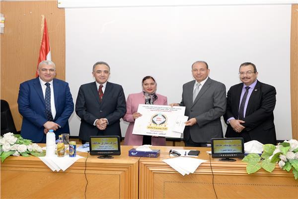 جامعة المنصورة تكرم الفائزين بأفضل 8 بحوث علمية لحلول المشكلات البيئية