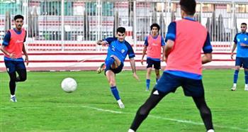 لاعبو الزمالك يخوضون فقرة خططية وفنية خاصة