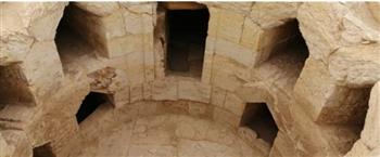   الكشف عن مبنى جنائزي ضخم ونماذج من البورتريهات بموقع جرزا الأثري في الفيوم